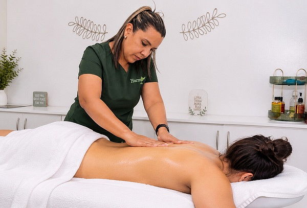 Suero Vitaminado con Vitamina C + Masaje Relajante