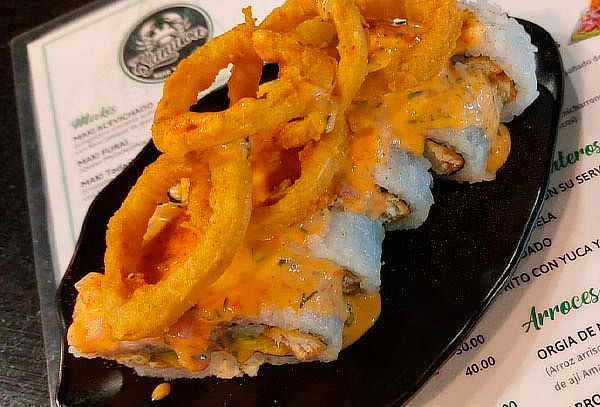 Desde 40 cortes de Makis + alitas + bebidas en Kanuwa