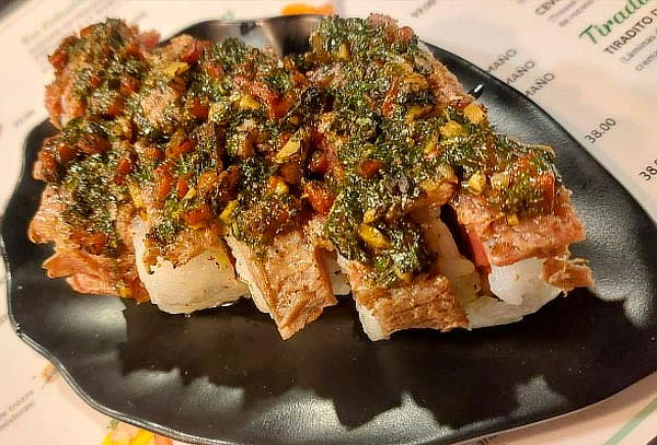 Desde 40 cortes de Makis + alitas + bebidas en Kanuwa