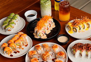 Barra de Libre de Makis + Bebidas + Helado en Yorifer Café