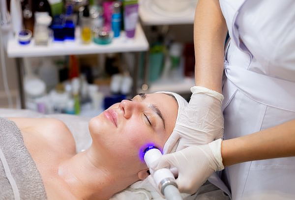 Lipopapada Enzimática + Radiofrecuencia y Drenaje Linfático 