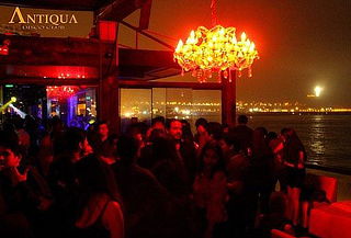 ¡Antiqua Disco Club! 02 Entradas + 02 Cervezas