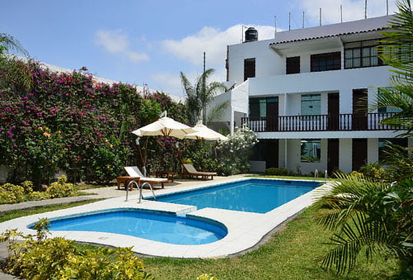 ¡Habitación Matrimonial para 2 + Piscina en Asia!