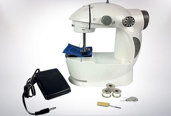 Mini Maquina De Coser Portatil A Pilas y Corriente 