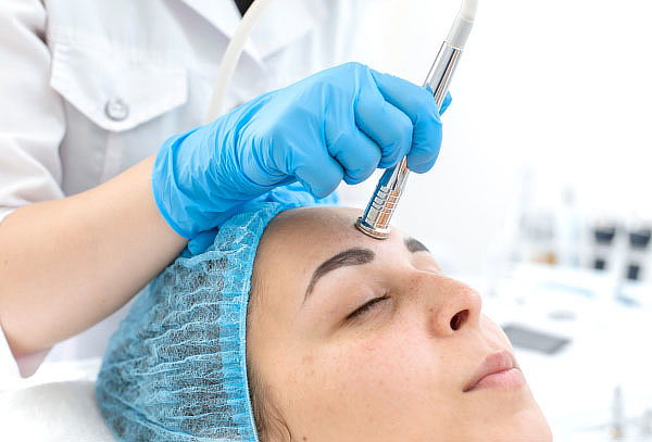 Limpieza Facial Profunda + Peeling Punta de Diamante y Más