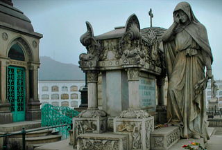 Tour Nocturno en ¡Cementerio Presbístero Matías Maestro!